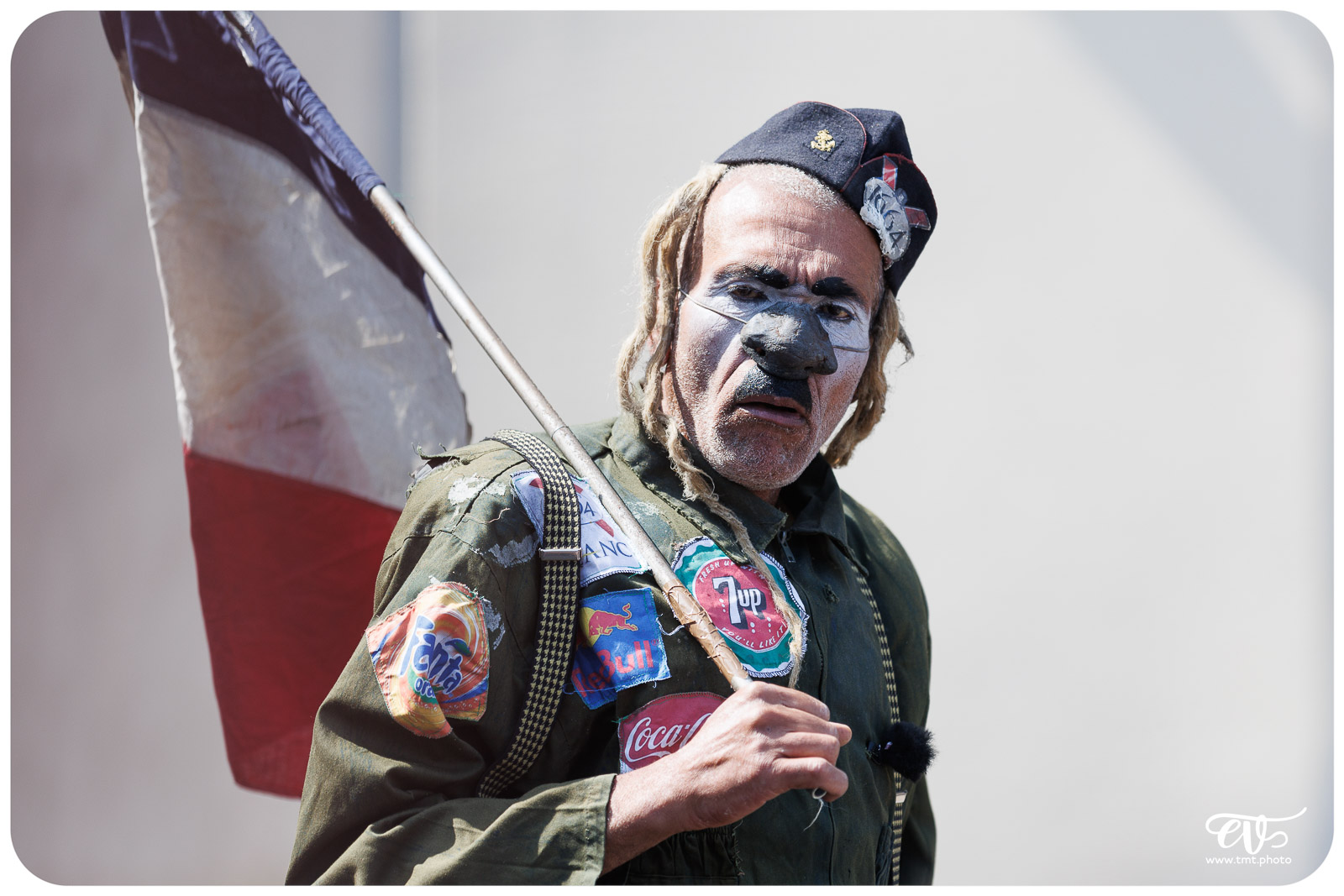 EN ATTENDANT LE 3ÈME TYPE (THÉÂTRE DE CANIVEAU)